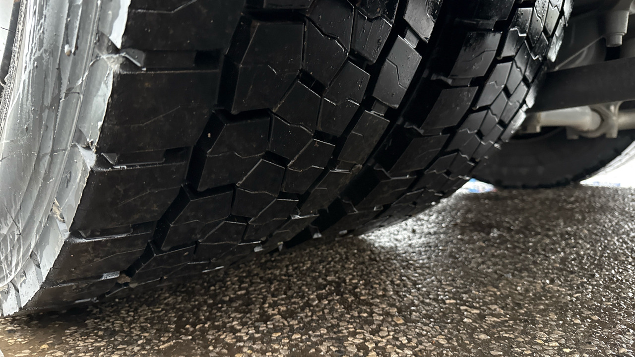 Curtainsider truck DAF CF 260: picture 22