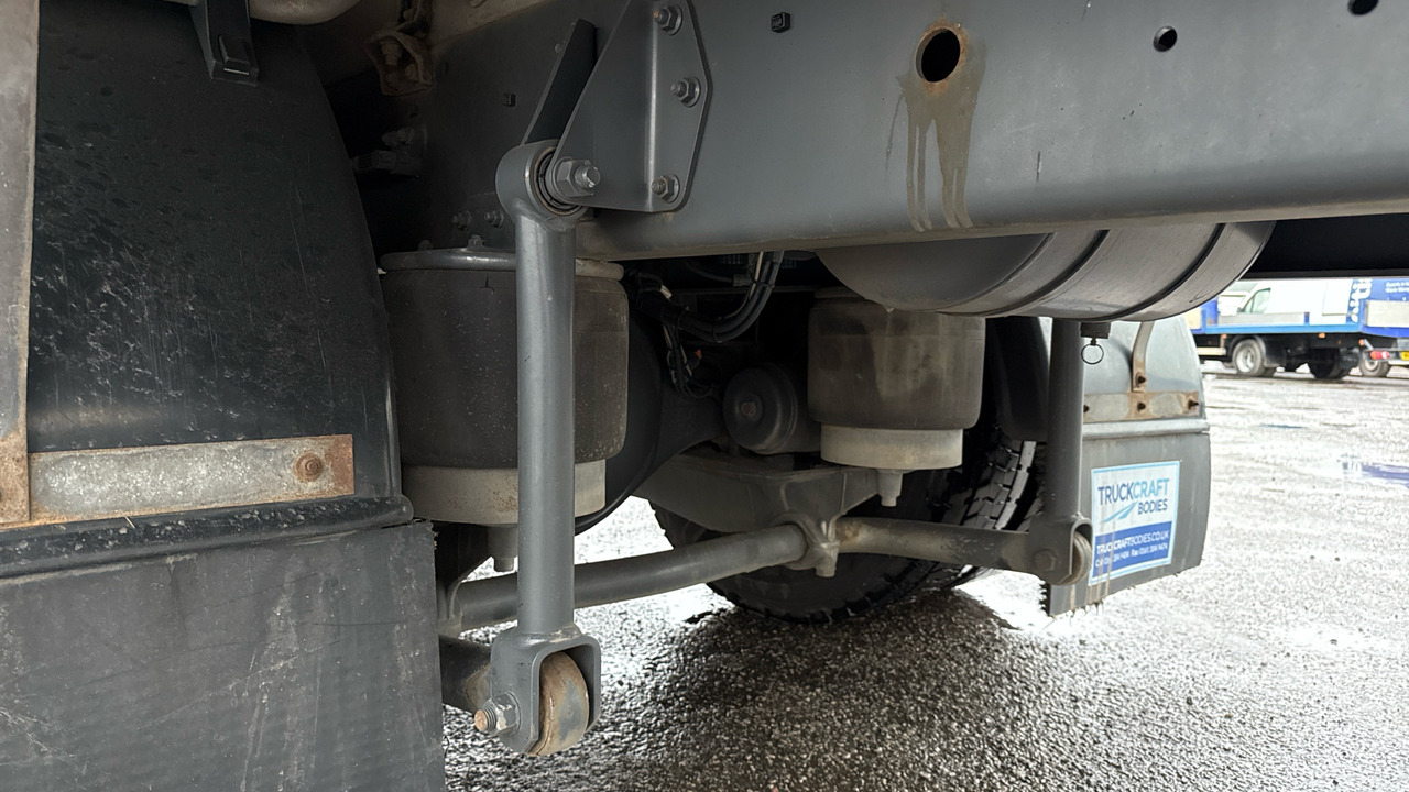 Curtainsider truck DAF CF 260: picture 19