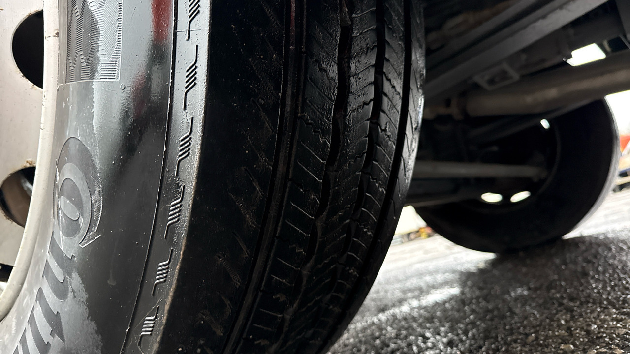 Curtainsider truck DAF CF 260: picture 23