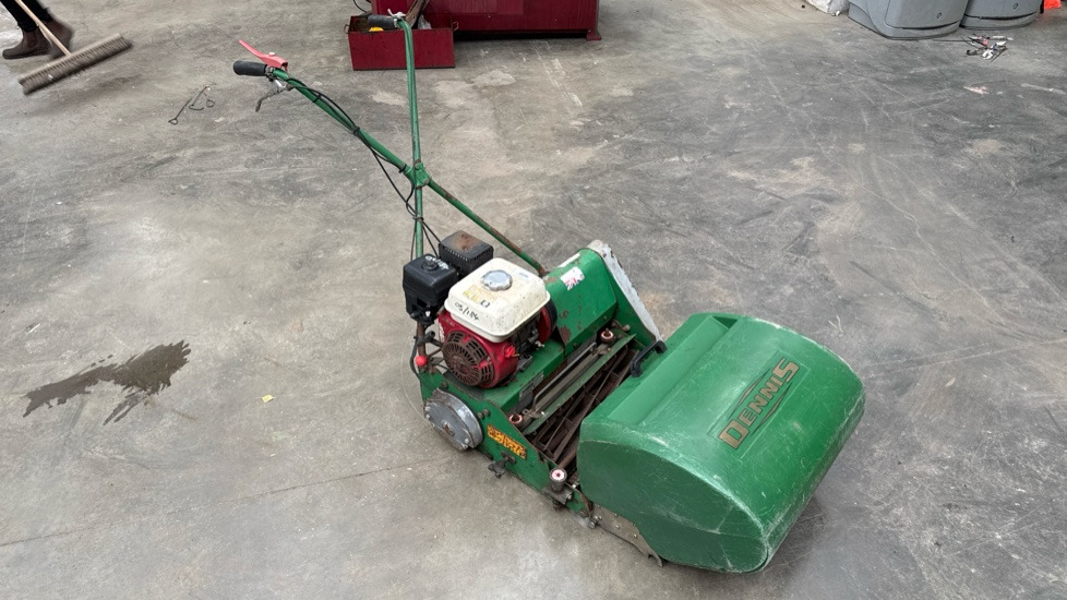 DENNIS FT510 PEDESTRIAN CYLINDER MOWER WITH 9K UNIT AND GRASS BOX - Garden mower: picture 4 DENNIS FT510 PEDESTRIAN CYLINDER MOWER WITH 9K UNIT AND GRASS BOX - Garden mower: picture 4