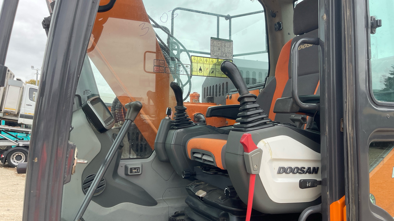 DOOSAN DX140LCR-5 - Crawler excavator: picture 5 DOOSAN DX140LCR-5 - Crawler excavator: picture 5