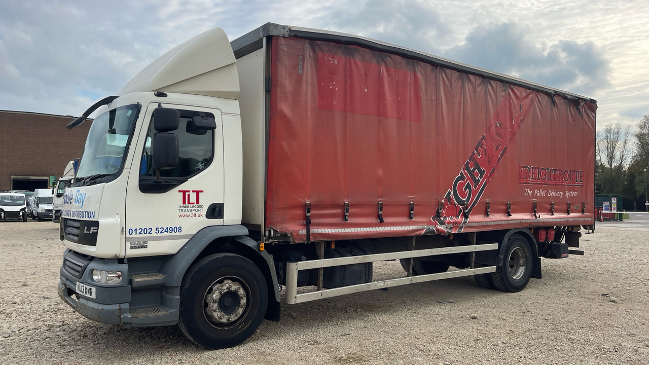 Daf LF 55.220 - Curtainsider truck: picture 2 Daf LF 55.220 - Curtainsider truck: picture 2