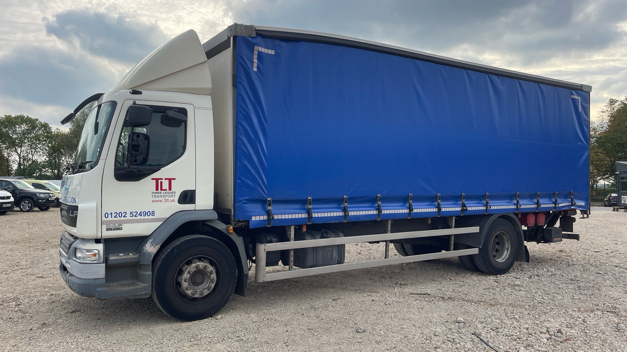 Daf LF 55.220 - Curtainsider truck: picture 2 Daf LF 55.220 - Curtainsider truck: picture 2