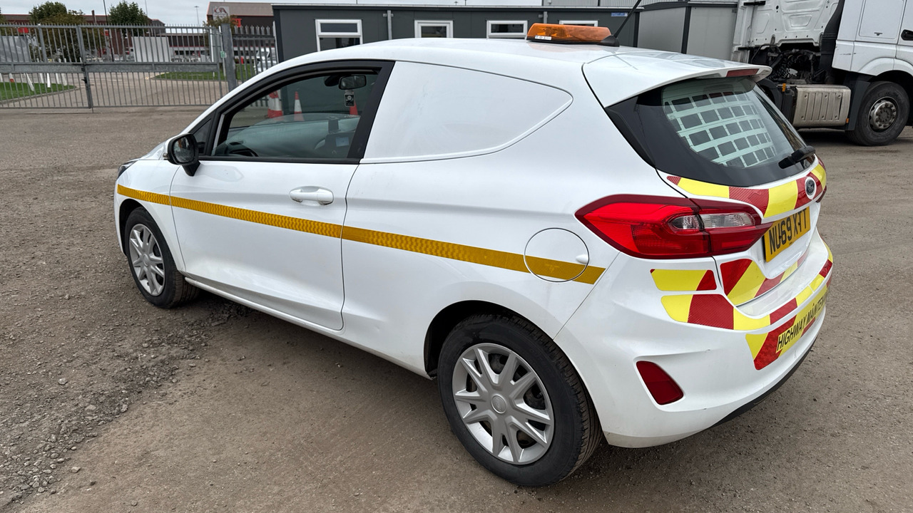FORD FIESTA 1.5 TDCi - Car: picture 3 FORD FIESTA 1.5 TDCi - Car: picture 3