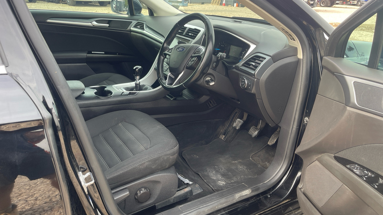 FORD MONDEO 2.0 ECO BLUE ZETEC - Station wagon: picture 5 FORD MONDEO 2.0 ECO BLUE ZETEC - Station wagon: picture 5