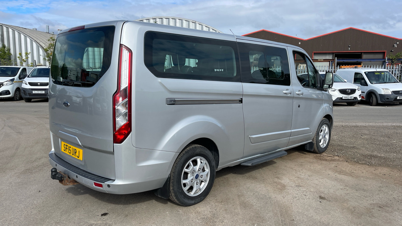 FORD TOURNEO CUSTOM 300 2.2 TDCi 125PS - Minibus, Passenger van: picture 4 FORD TOURNEO CUSTOM 300 2.2 TDCi 125PS - Minibus, Passenger van: picture 4