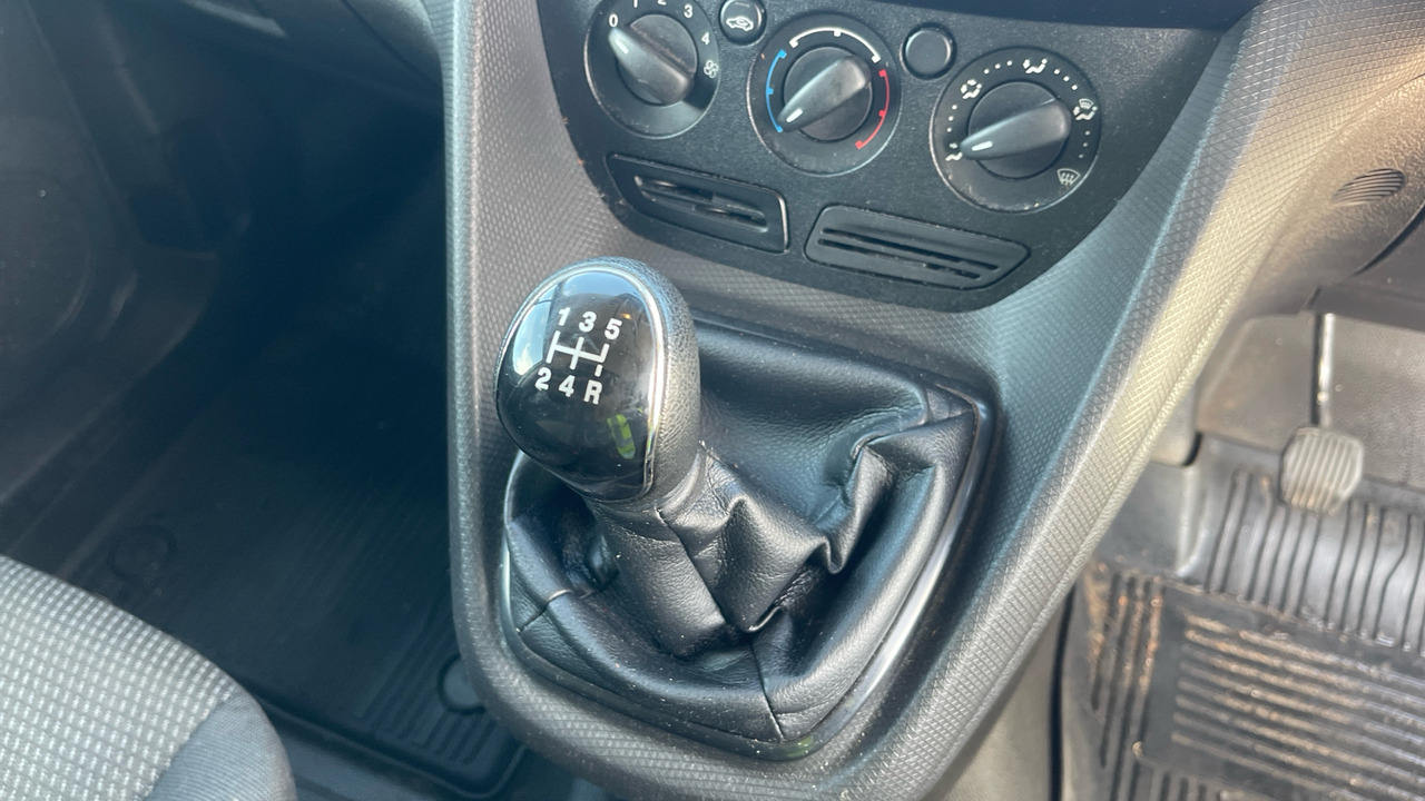 Small van Ford Transit Connect 240 1.5 TDCI 100PS: picture 9