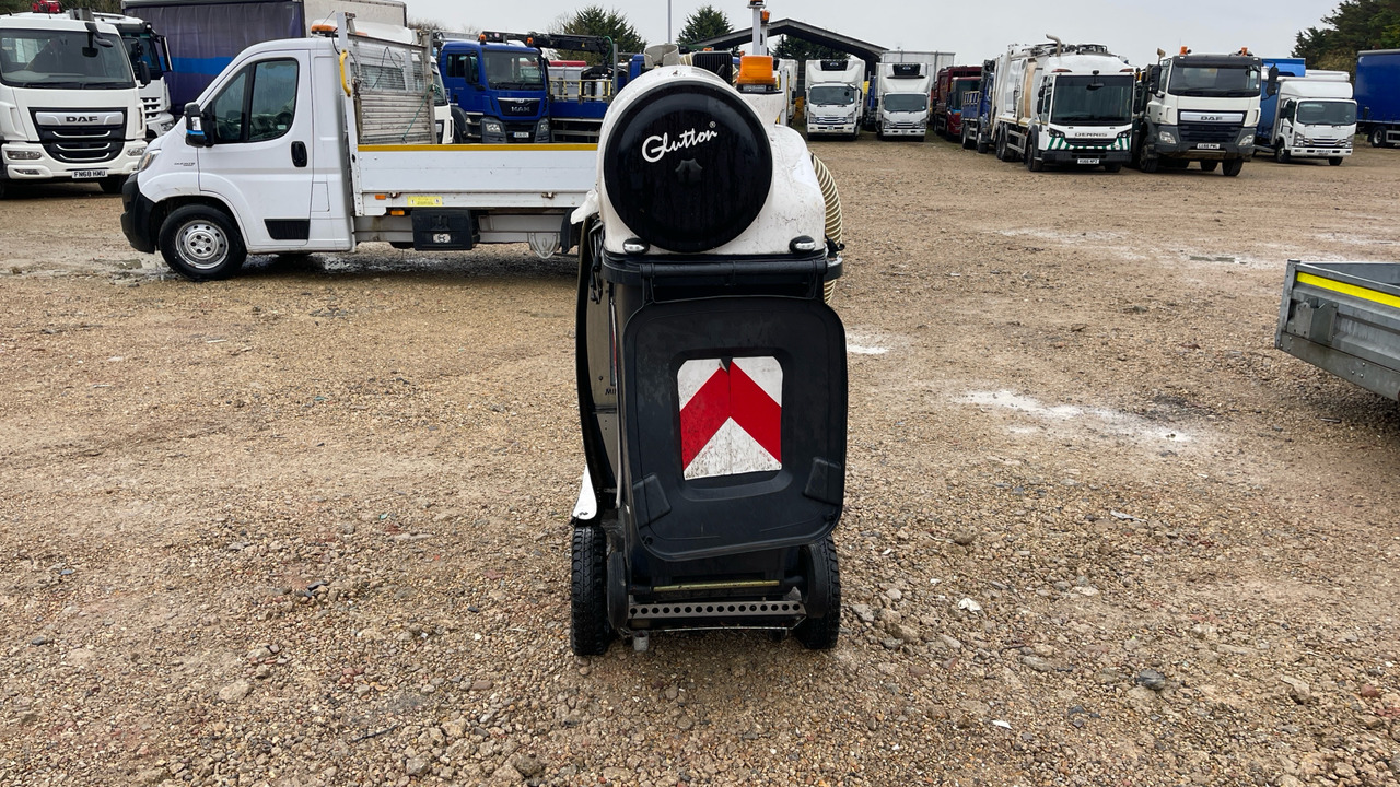 Glutton 2411 - Industrial vacuum cleaner: picture 5 Glutton 2411 - Industrial vacuum cleaner: picture 5