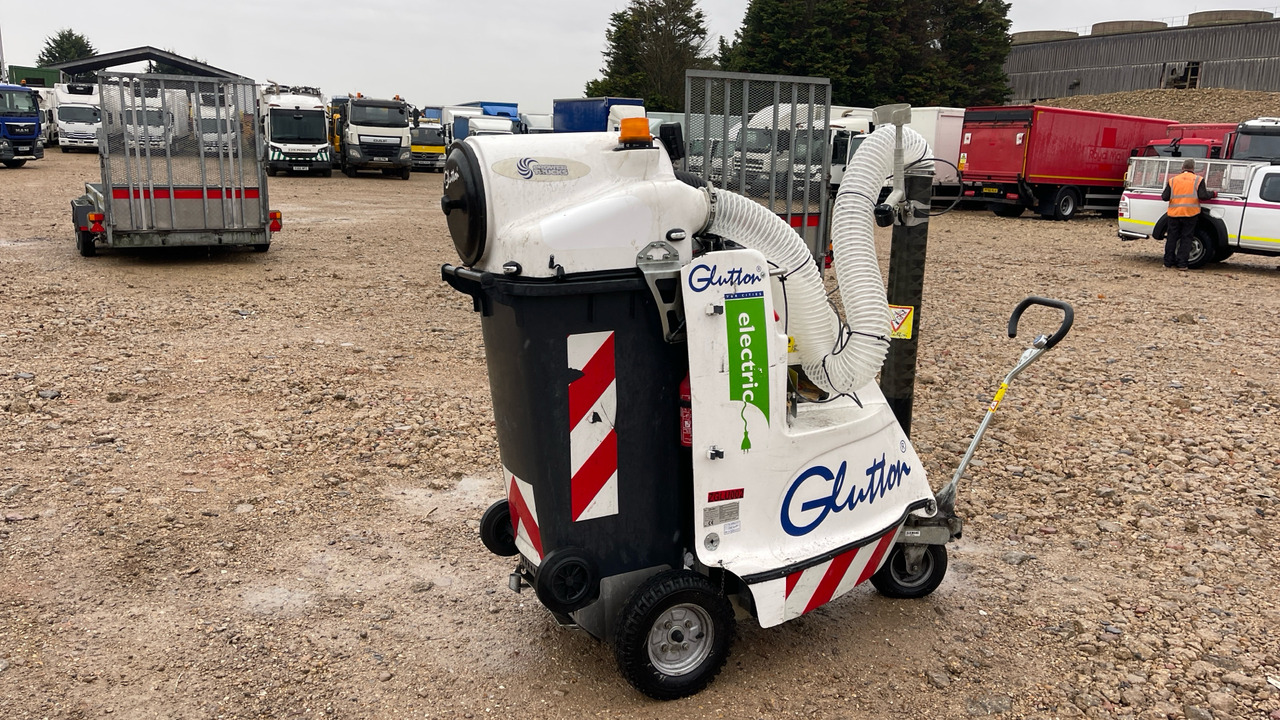 Glutton 2411 - Industrial vacuum cleaner: picture 5 Glutton 2411 - Industrial vacuum cleaner: picture 5