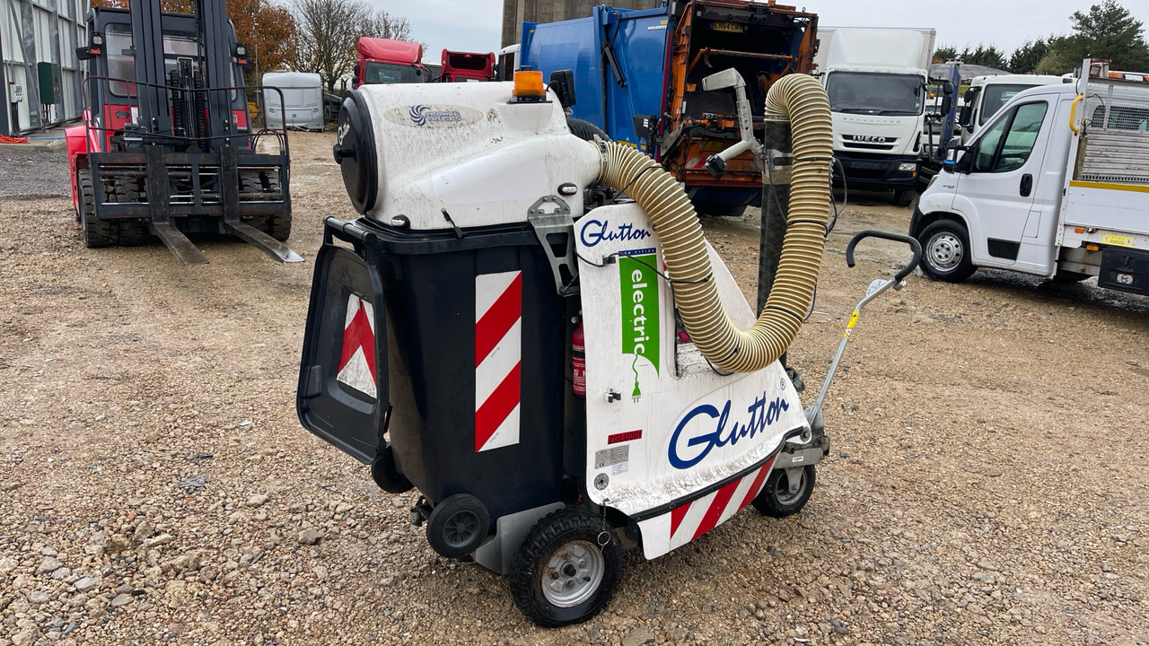 Glutton 2411 - Industrial vacuum cleaner: picture 4 Glutton 2411 - Industrial vacuum cleaner: picture 4