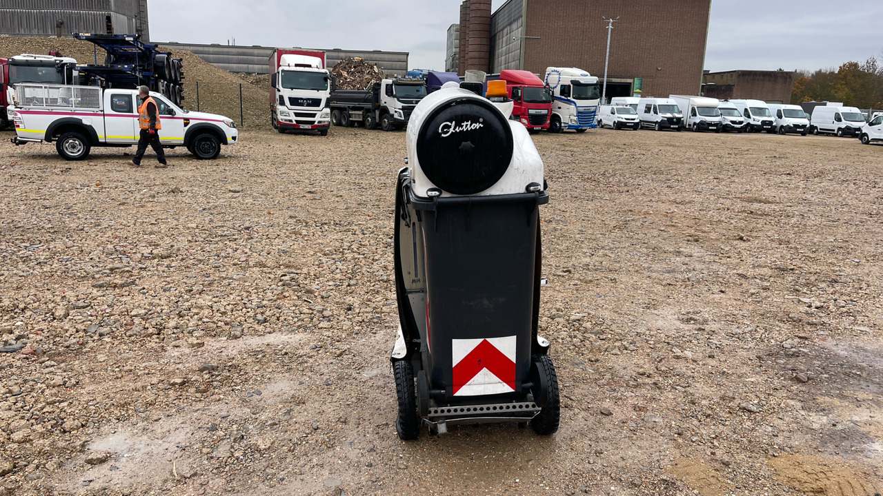 Glutton 2411 - Industrial vacuum cleaner: picture 4 Glutton 2411 - Industrial vacuum cleaner: picture 4