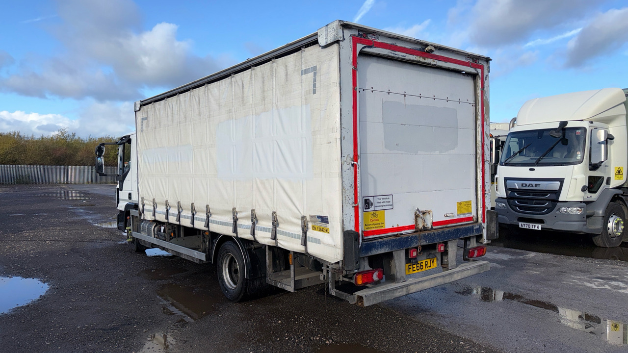 IVECO EUROCARGO 120E - Curtainsider truck: picture 3 IVECO EUROCARGO 120E - Curtainsider truck: picture 3