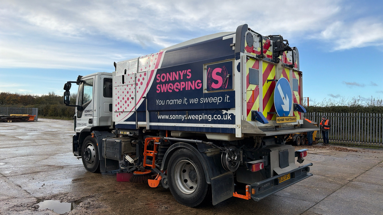 IVECO EUROCARGO 150-250 - Road sweeper: picture 3 IVECO EUROCARGO 150-250 - Road sweeper: picture 3