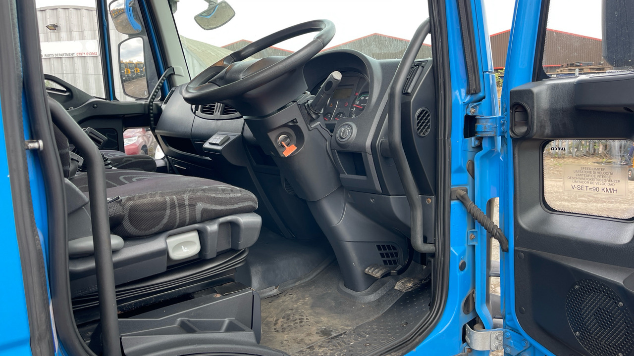 IVECO EUROCARGO 75E16 - Curtainsider truck: picture 5 IVECO EUROCARGO 75E16 - Curtainsider truck: picture 5