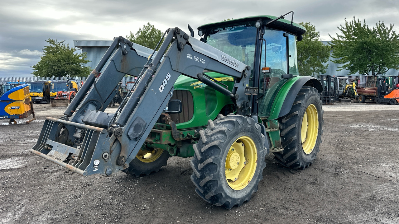 JOHN DEERE 5090R - Farm tractor: picture 2 JOHN DEERE 5090R - Farm tractor: picture 2