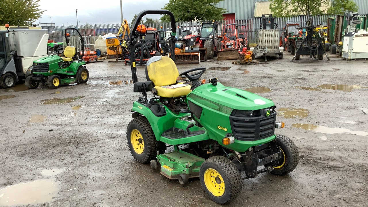 JOHN DEERE X949 - Garden mower: picture 1 JOHN DEERE X949 - Garden mower: picture 1