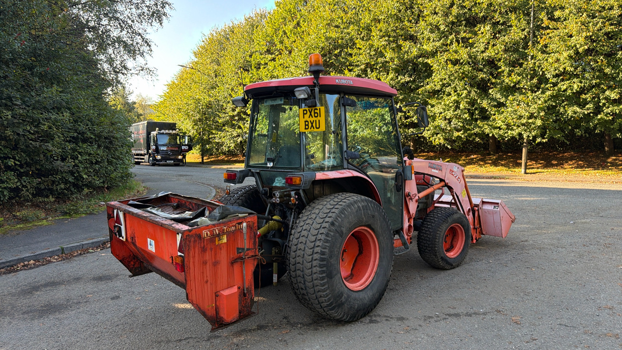 KUBOTA 4240 - Farm tractor: picture 3 KUBOTA 4240 - Farm tractor: picture 3