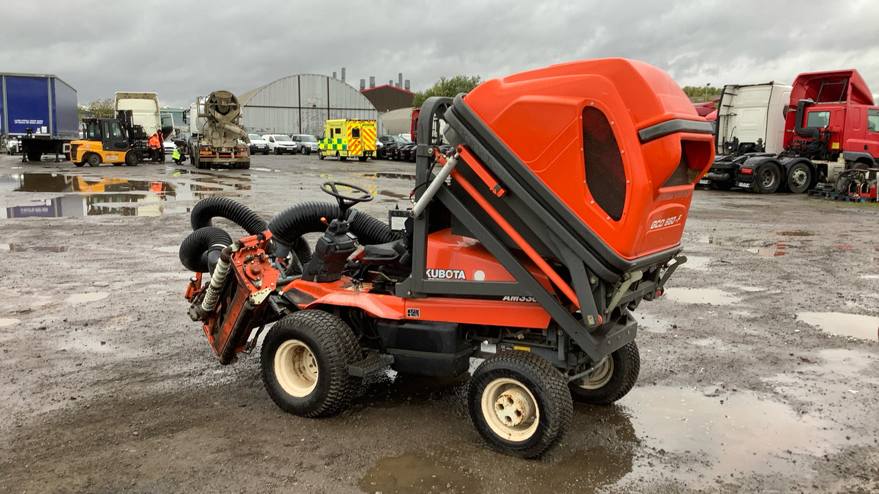 KUBOTA AM3300 - Garden mower: picture 4 KUBOTA AM3300 - Garden mower: picture 4