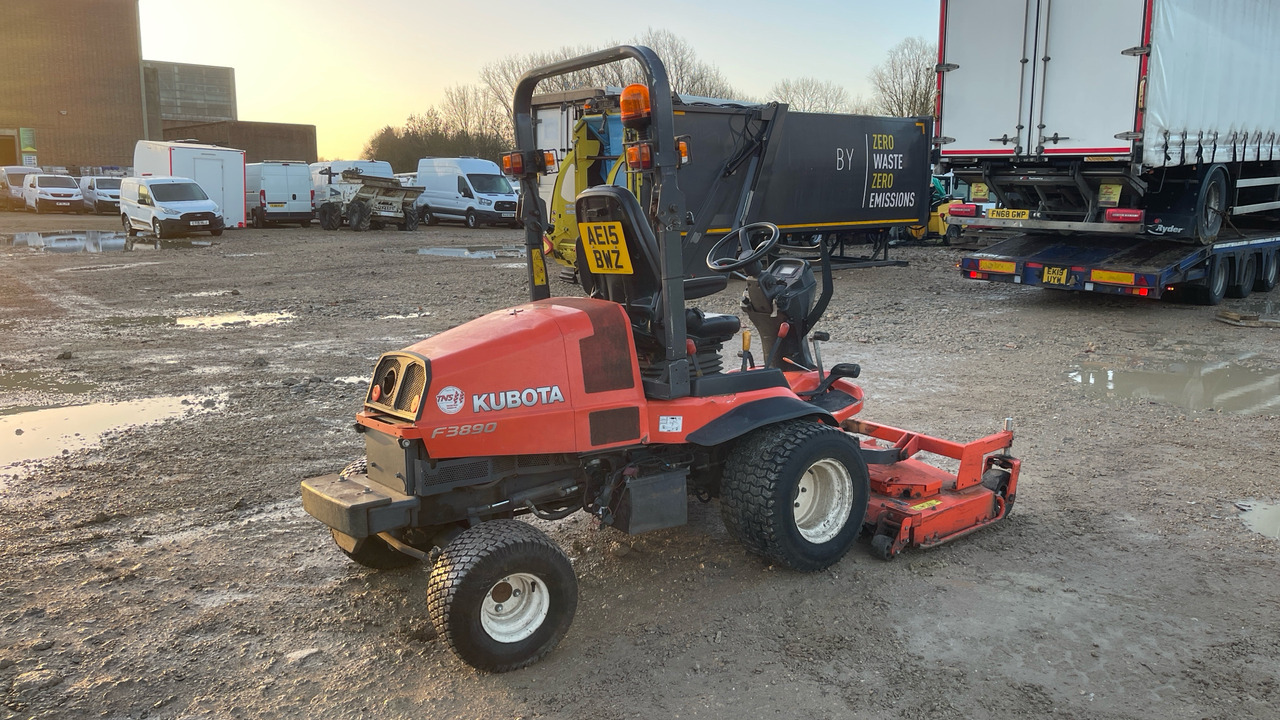 KUBOTA F3890 - Garden mower: picture 3 KUBOTA F3890 - Garden mower: picture 3