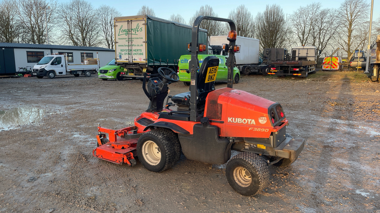 KUBOTA F3890 - Garden mower: picture 4 KUBOTA F3890 - Garden mower: picture 4