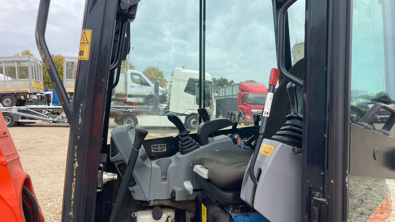 KUBOTA U27-4 - Mini excavator: picture 5 KUBOTA U27-4 - Mini excavator: picture 5