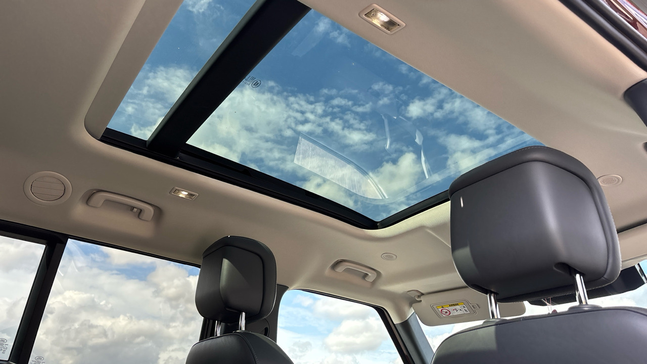 SUV LAND ROVER DEFENDER 3.0 D300 X-Dynamic HSE 130: picture 11