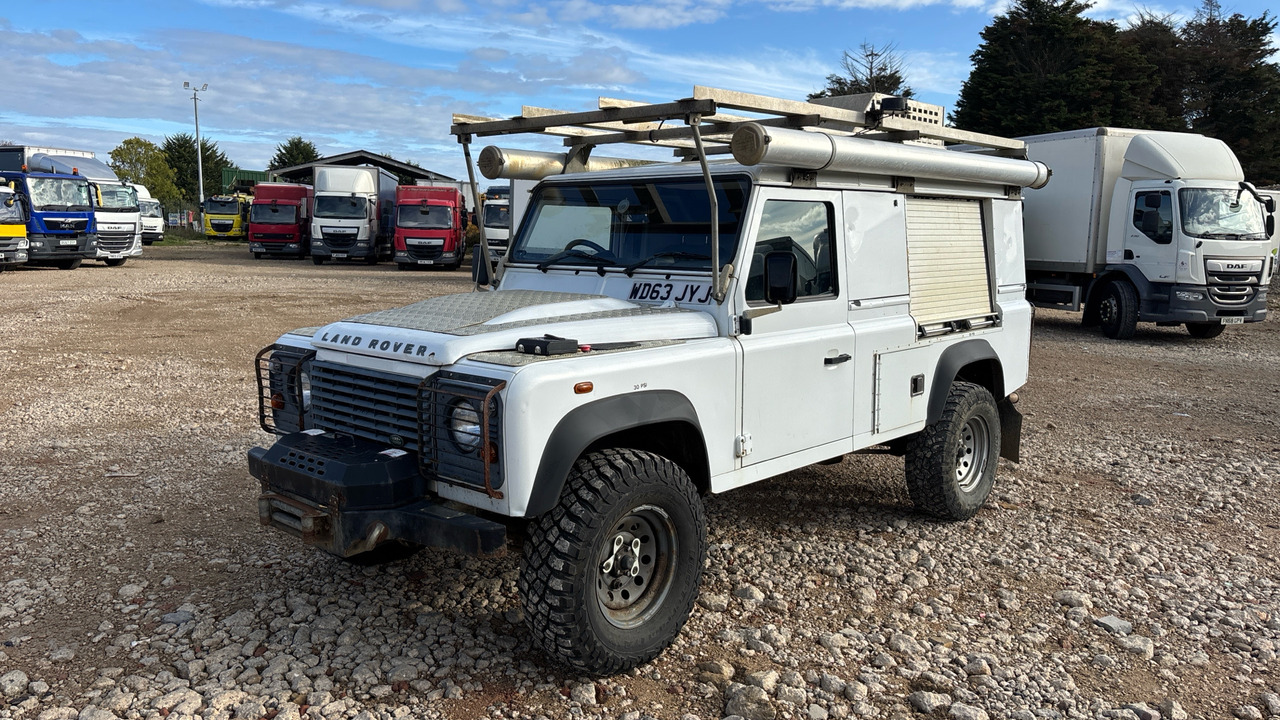Land Rover Defender 110 2.2 TDCI Hard Top - Car: picture 2 Land Rover Defender 110 2.2 TDCI Hard Top - Car: picture 2