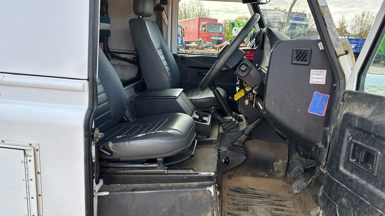 Land Rover Defender 110 2.2 TDCI Hard Top - Car: picture 5 Land Rover Defender 110 2.2 TDCI Hard Top - Car: picture 5
