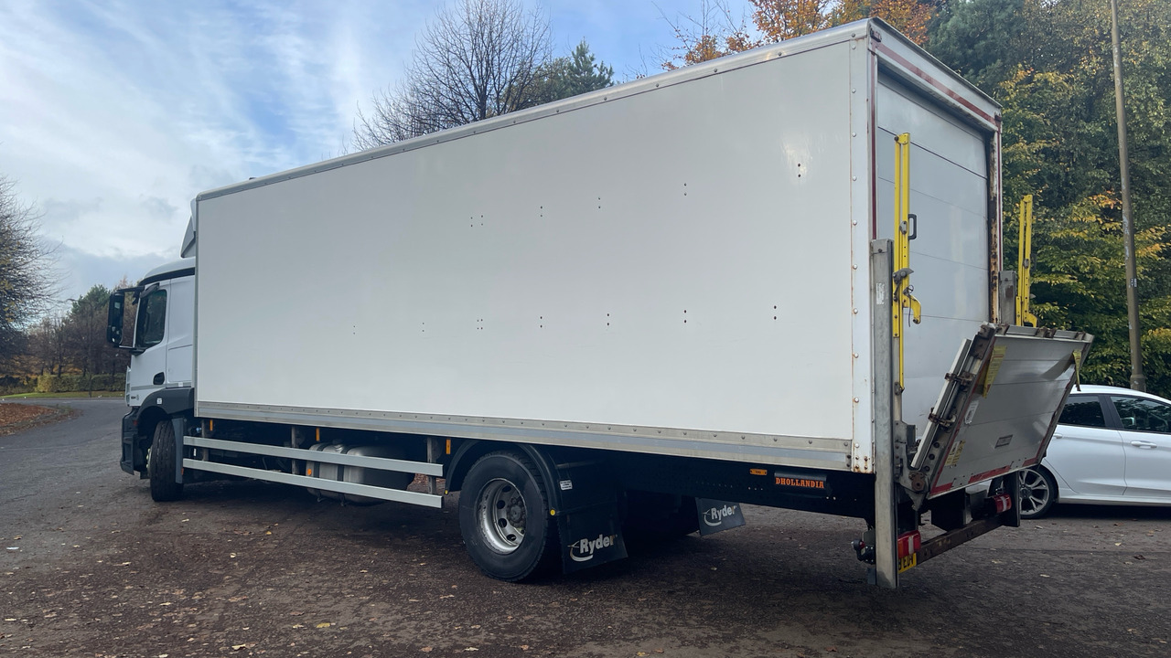 MERCEDES-BENZ ACTROS 1824 - Box truck: picture 3 MERCEDES-BENZ ACTROS 1824 - Box truck: picture 3