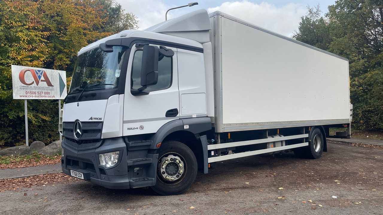 MERCEDES-BENZ ACTROS 1824 - Box truck: picture 2 MERCEDES-BENZ ACTROS 1824 - Box truck: picture 2