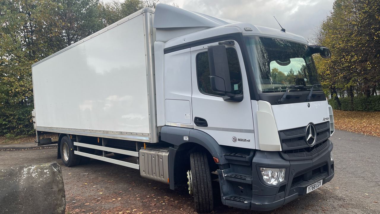 MERCEDES-BENZ ACTROS 1824 - Box truck: picture 1 MERCEDES-BENZ ACTROS 1824 - Box truck: picture 1
