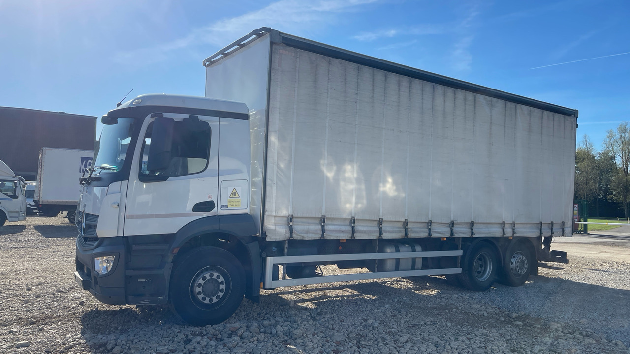 Mercedes-Benz Antos - Curtainsider truck: picture 2 Mercedes-Benz Antos - Curtainsider truck: picture 2
