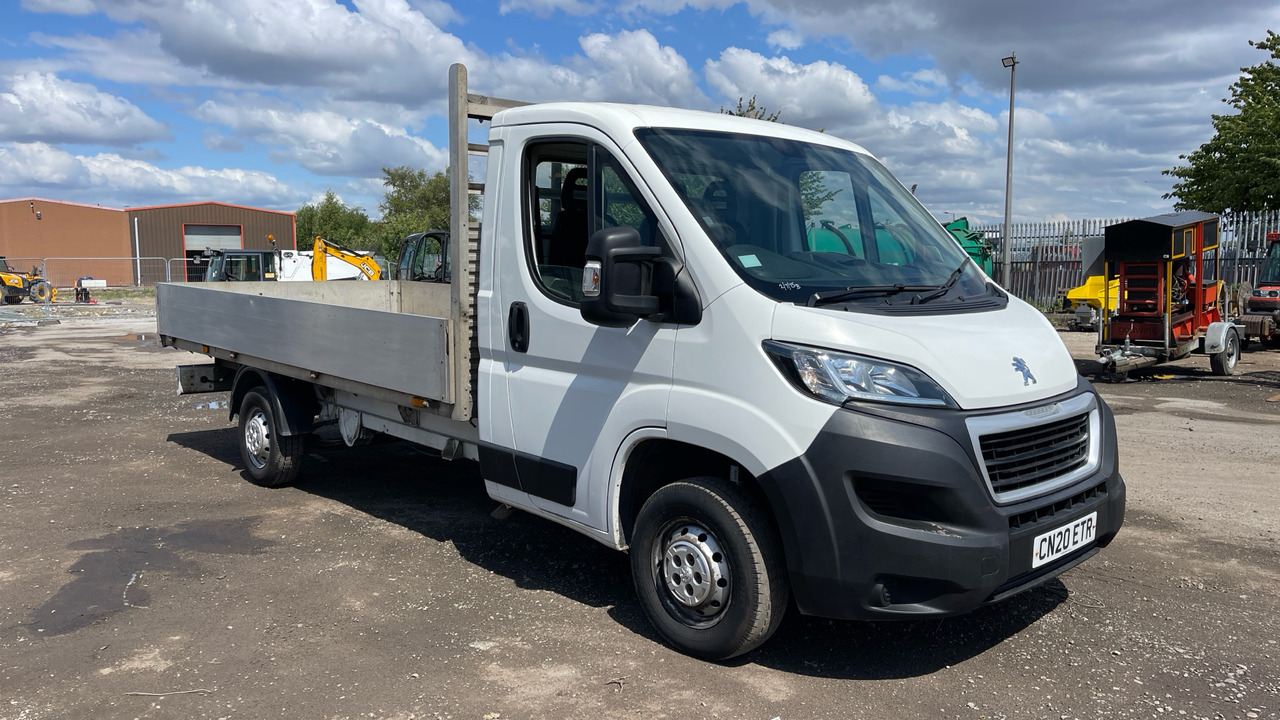 PEUGEOT BOXER 335 2.2 BLUEHDI 140PS - Flatbed van: picture 1 PEUGEOT BOXER 335 2.2 BLUEHDI 140PS - Flatbed van: picture 1