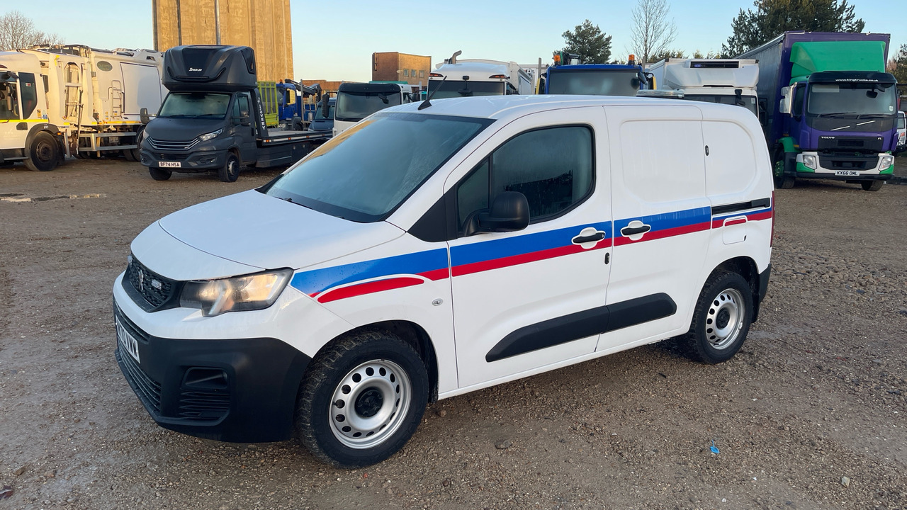 PEUGEOT PARTNER 1000 1.5 BlueHDi 100PS - Small van: picture 2 PEUGEOT PARTNER 1000 1.5 BlueHDi 100PS - Small van: picture 2