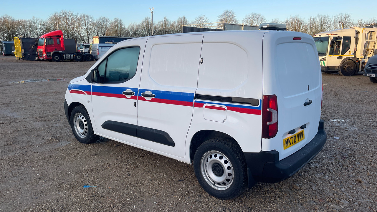 PEUGEOT PARTNER 1000 1.5 BlueHDi 100PS - Small van: picture 3 PEUGEOT PARTNER 1000 1.5 BlueHDi 100PS - Small van: picture 3