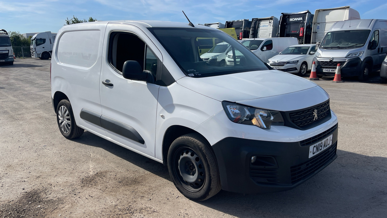 Peugeot Partner 1000 1.6 VLUEHDI PROFESSIONAL 100PS - Small van: picture 1 Peugeot Partner 1000 1.6 VLUEHDI PROFESSIONAL 100PS - Small van: picture 1