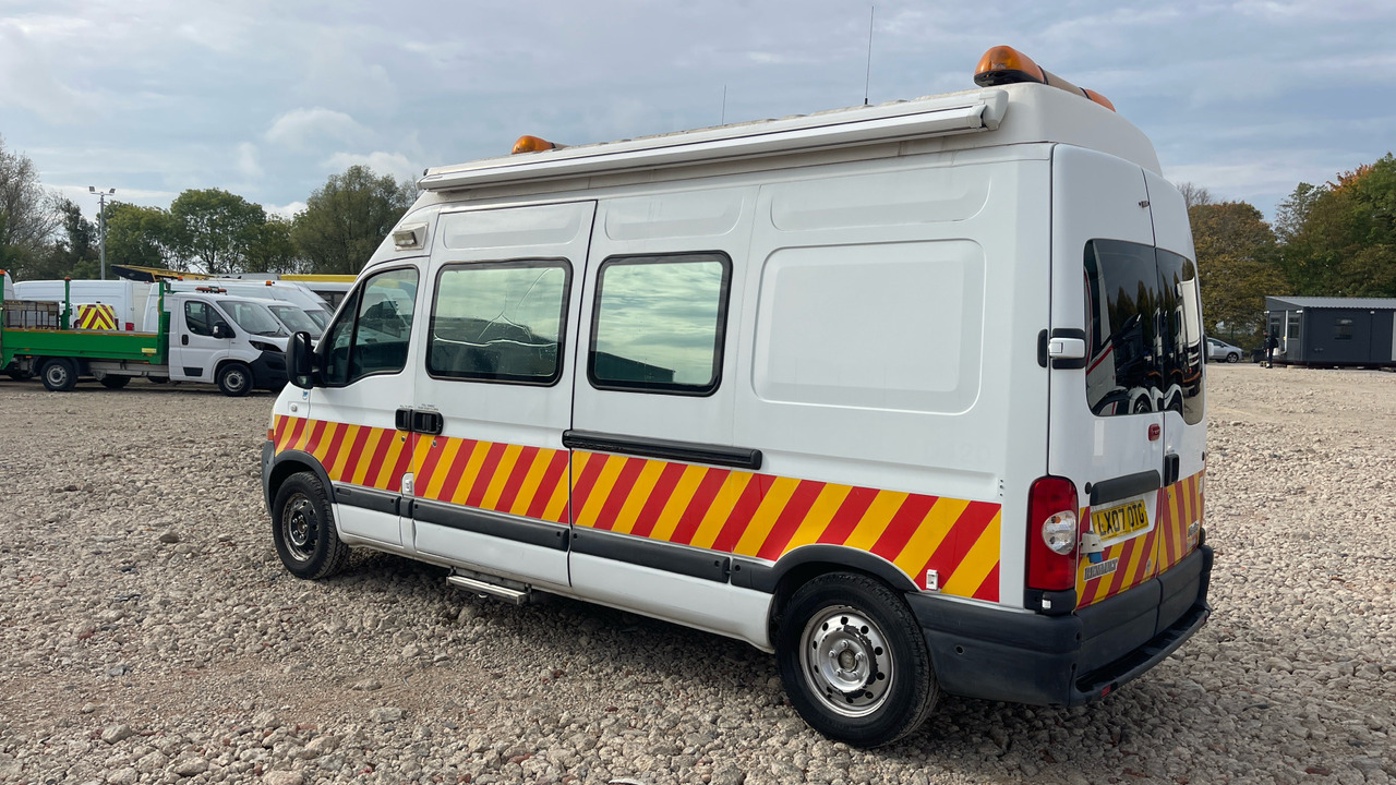 RENAULT MASTER 35 2.5 DCI 100PS - Panel van, Municipal/ Special vehicle: picture 3 RENAULT MASTER 35 2.5 DCI 100PS - Panel van, Municipal/ Special vehicle: picture 3