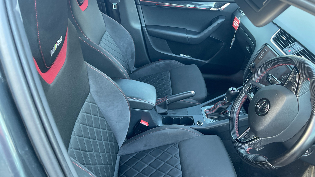 SKODA OCTAVIA 245 2.0 TSI - Station wagon: picture 5 SKODA OCTAVIA 245 2.0 TSI - Station wagon: picture 5