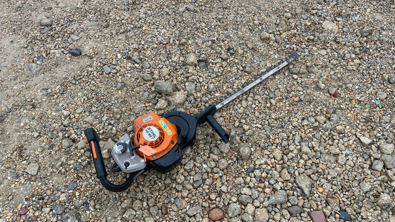 STIHL HS86T HEDGECUTTER - Construction equipment: picture 2 STIHL HS86T HEDGECUTTER - Construction equipment: picture 2