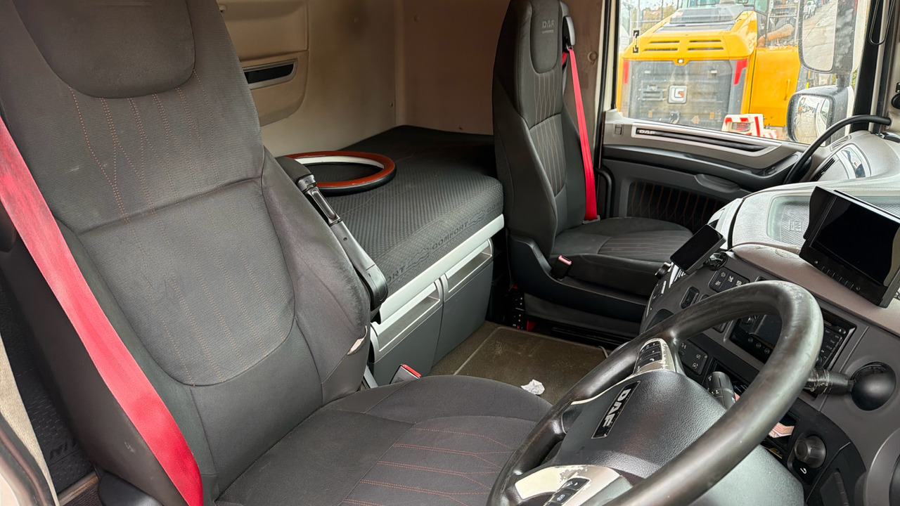 Tractor unit DAF XF 530: picture 9 Tractor unit DAF XF 530: picture 9