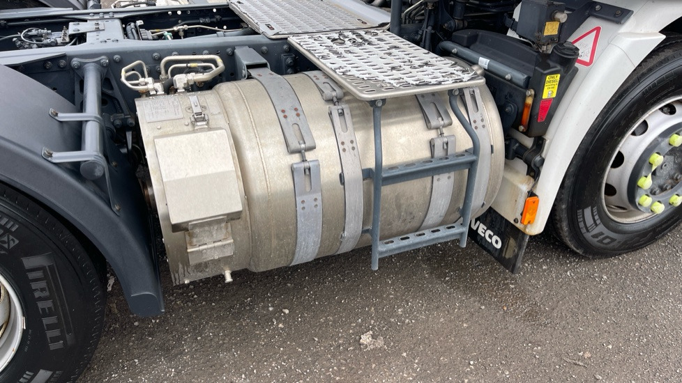 Tractor unit IVECO STRALIS NP 460: picture 18