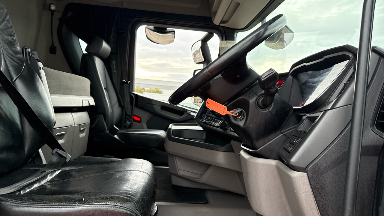 SCANIA R 450 - Tractor unit: picture 5 SCANIA R 450 - Tractor unit: picture 5