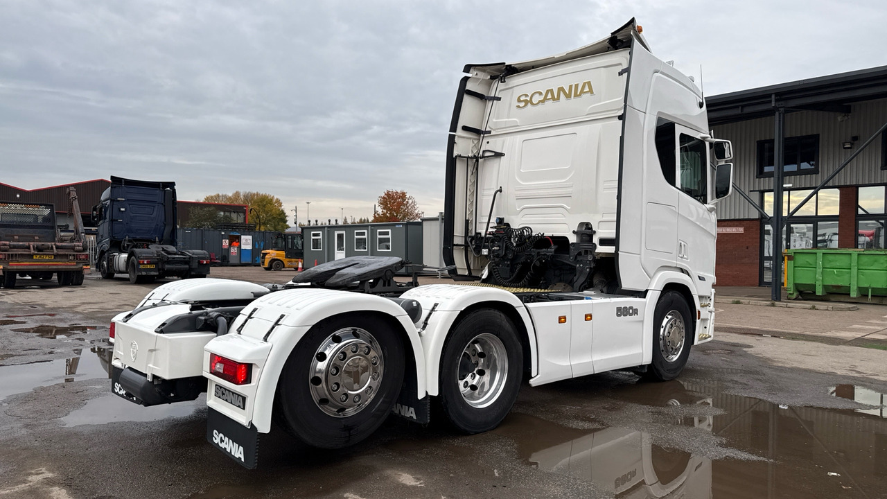 SCANIA R 560 SUPER - Tractor unit: picture 4 SCANIA R 560 SUPER - Tractor unit: picture 4