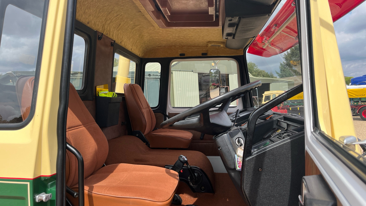 Tractor unit VOLVO F720 'CHINESE 6: picture 11