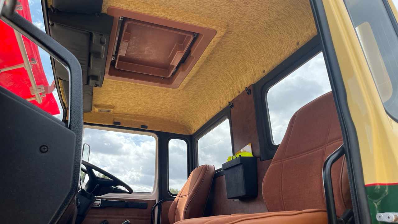 Tractor unit VOLVO F720 'CHINESE 6: picture 16