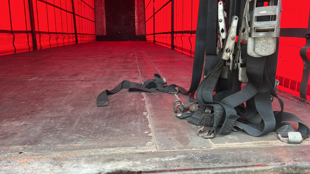 SDC CURTAINSIDE - Trailer: picture 2 SDC CURTAINSIDE - Trailer: picture 2