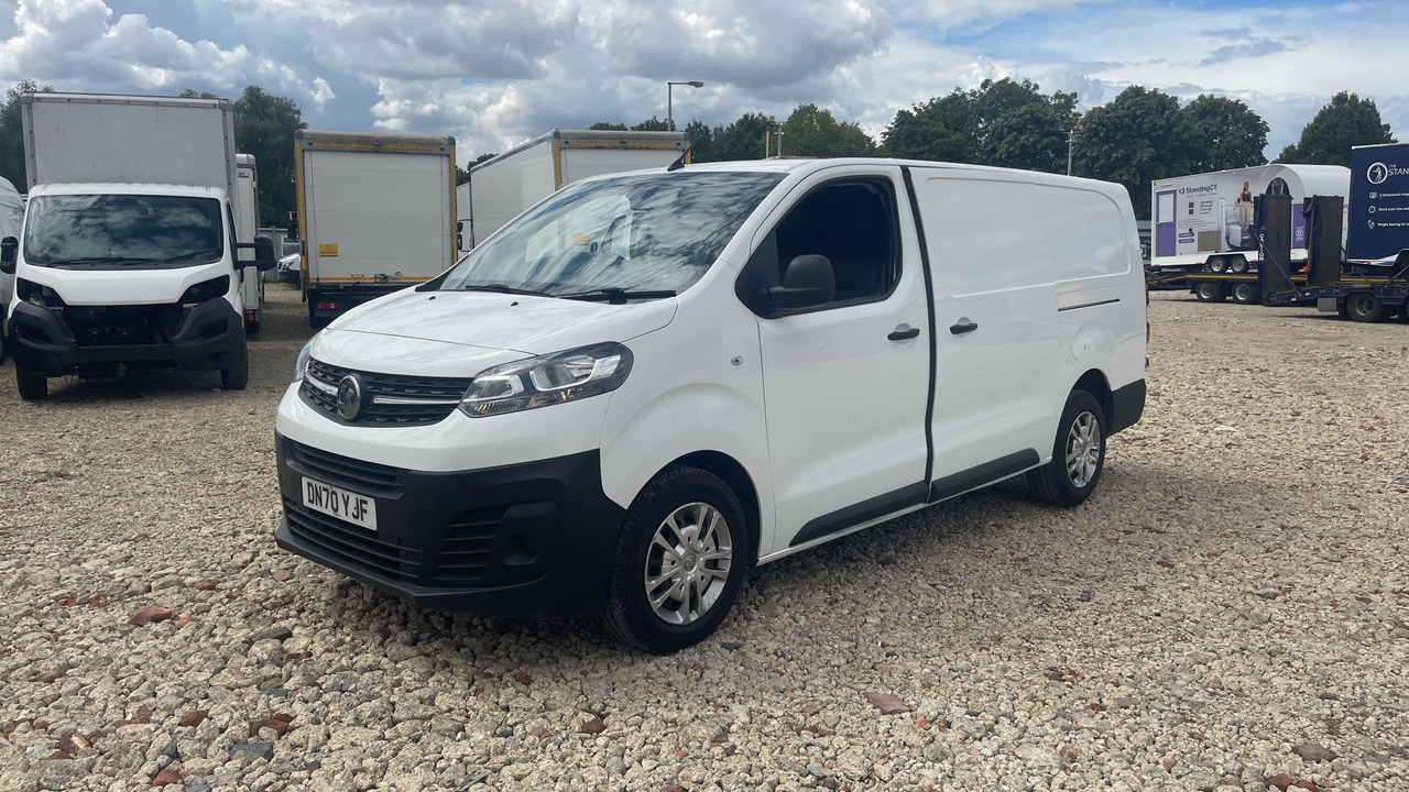 VAUXHALL VIVARO 2900 1.5D 100PS - Small van: picture 2 VAUXHALL VIVARO 2900 1.5D 100PS - Small van: picture 2