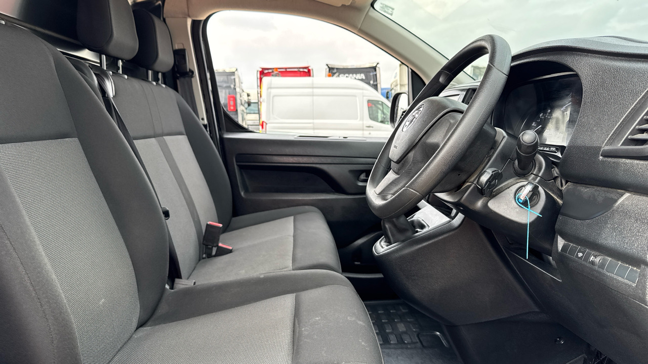 Vauxhall Vivaro 3100 2.0 D 145PS - Small van: picture 5 Vauxhall Vivaro 3100 2.0 D 145PS - Small van: picture 5