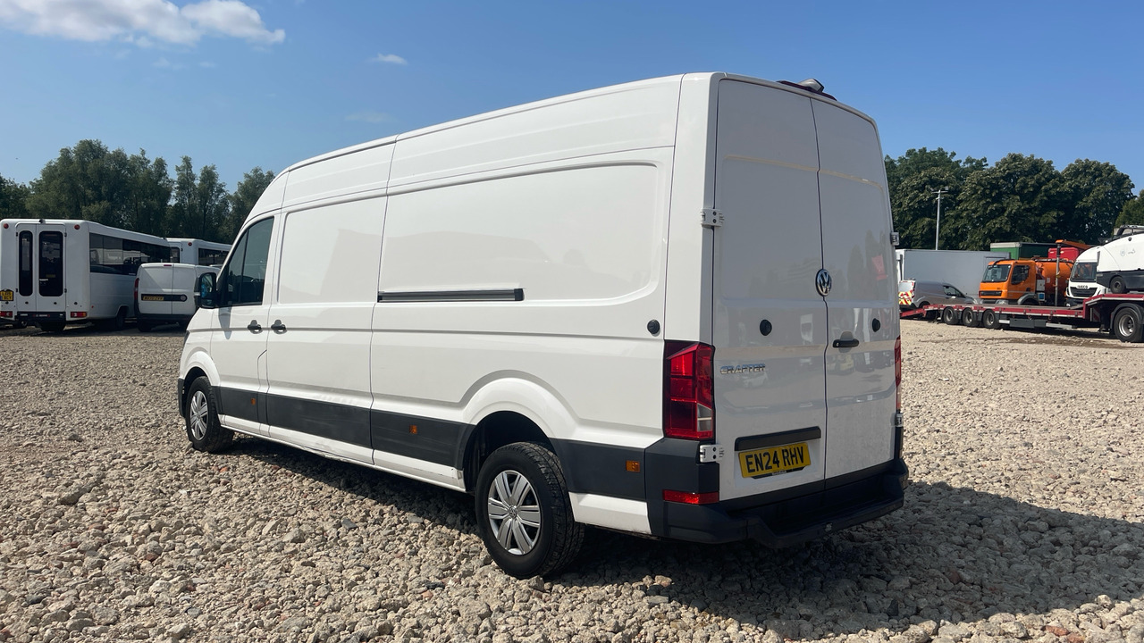 Volkswagen Crafter CR35 COMMERCE PLUS 2.0 TDI 140PS - Panel van: picture 3 Volkswagen Crafter CR35 COMMERCE PLUS 2.0 TDI 140PS - Panel van: picture 3