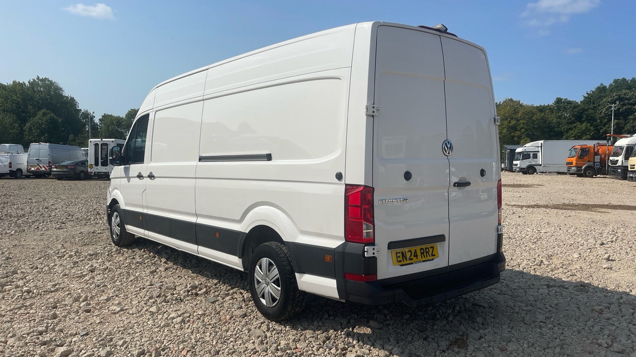 Volkswagen Crafter CR35 COMMERCE PLUS 2.0 TDI 140PS - Panel van: picture 3 Volkswagen Crafter CR35 COMMERCE PLUS 2.0 TDI 140PS - Panel van: picture 3